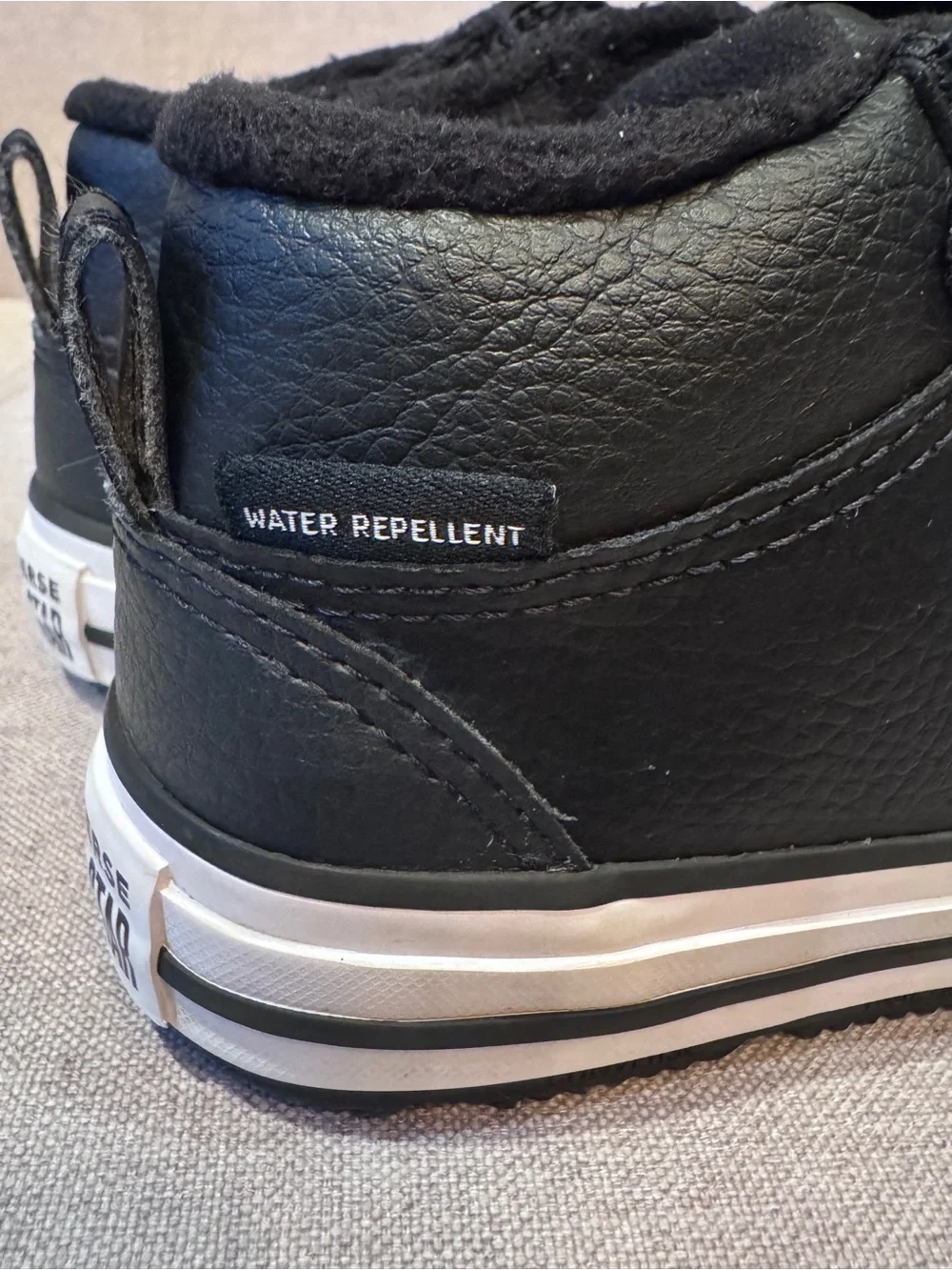 NEW Converse Kids' Black Leather Chuck Taylor All Star High Top Sneakers 13.5 - Picture 6 of 7